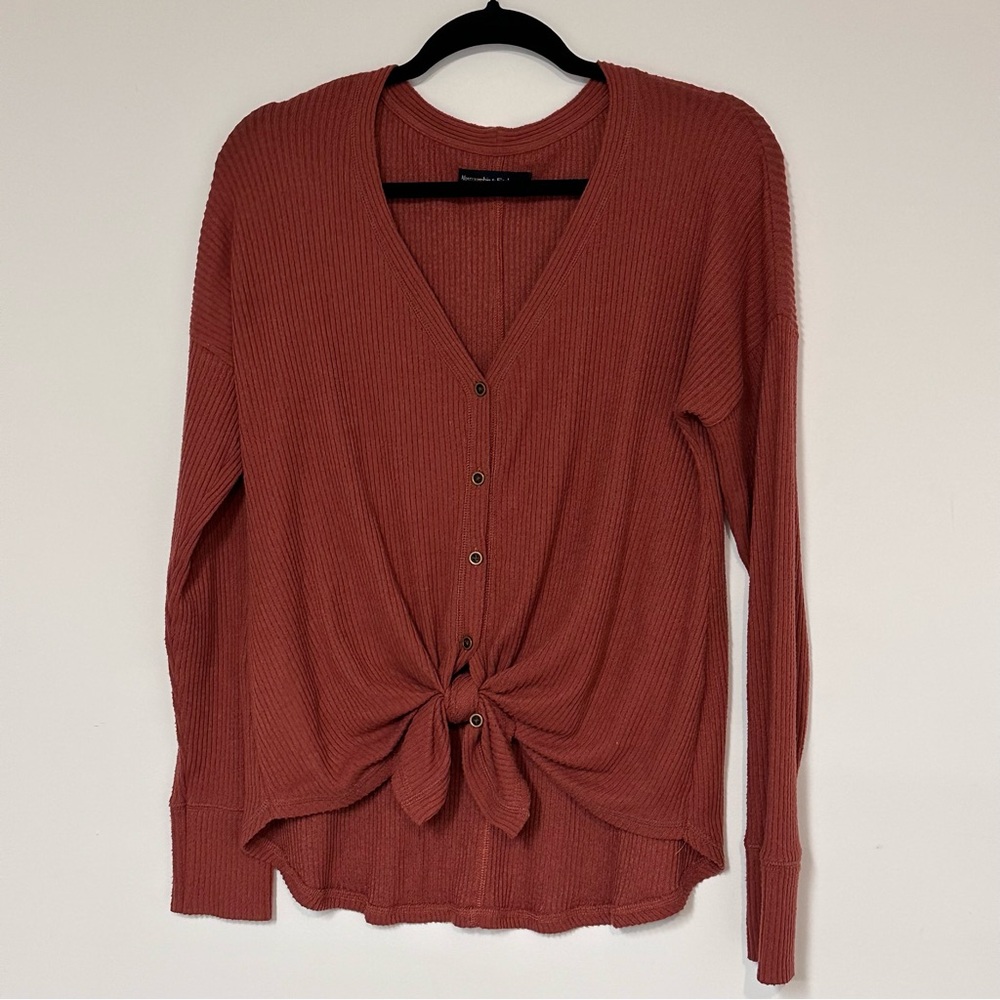 Abercrombie & Fitch Warm Rust Hacci Ribbed Knit Tie Front V Neck Button Down - Picture 2 of 7